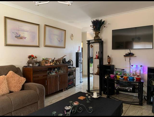3 BEDROOM HOUSE FOR SALE IN GLEN HARVIE